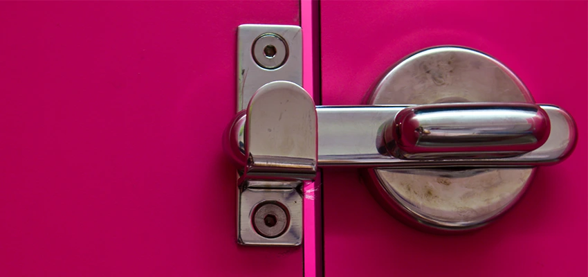 Childproof Gate Lock in Union City, New Jersey