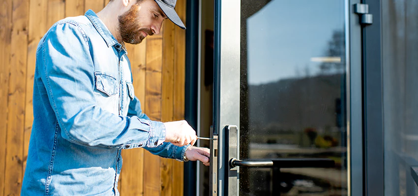 Frameless Glass Storefront Door Locks Replacement in Union City, NJ